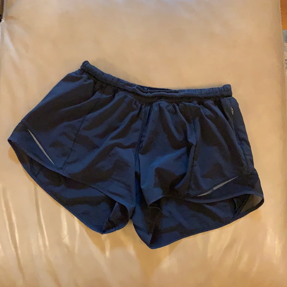 LULULEMON HOTTY HOT SHORTS 2.5” inseam